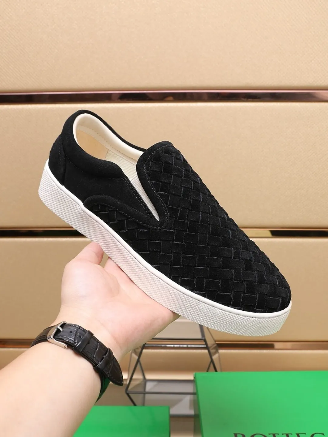 Men's men's shoes 💰Men's shoes 💰440💰🔥[BV] series of top purchasing agents 🔍Imported first-layer cowhide woven surface, cowhide foot pads lining environmentally friendly ♻️Does not fade, 💪Sole: Rubber combination original factory special original outsole ⚠Original and single goods 🔍🔍You can come in and out at will, welcome to compare ⚠Number of sizes: 38-44